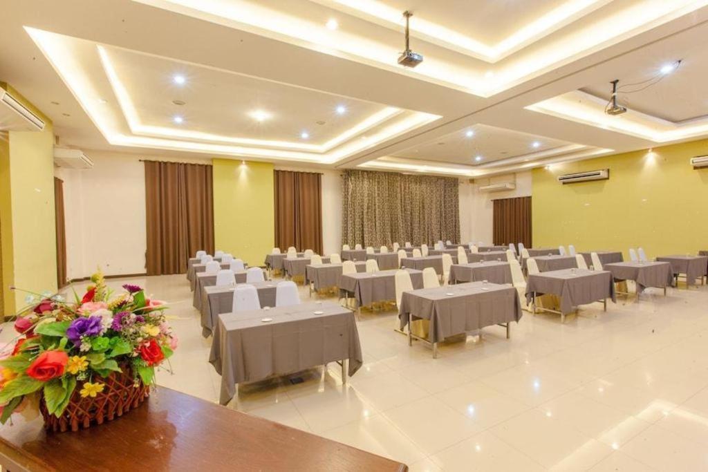 Varee Valley Resort And Restaurant Khon Kaen Exteriör bild