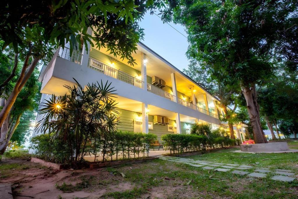 Varee Valley Resort And Restaurant Khon Kaen Exteriör bild