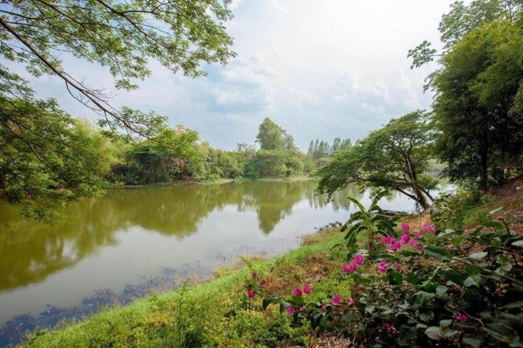 Varee Valley Resort And Restaurant Khon Kaen Exteriör bild