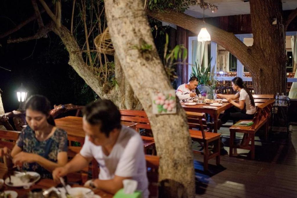 Varee Valley Resort And Restaurant Khon Kaen Exteriör bild