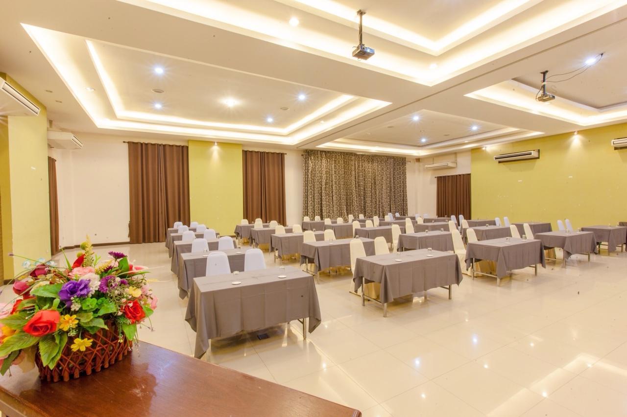 Varee Valley Resort And Restaurant Khon Kaen Exteriör bild